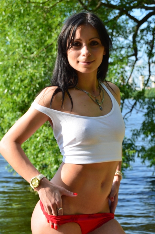 Целия, 22 года, 1 размер груди